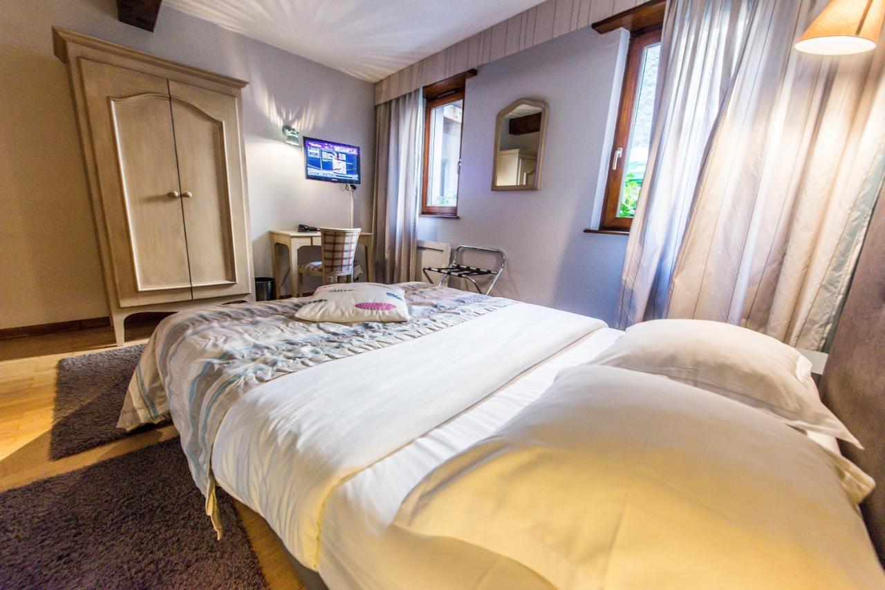 Hotel Au Lion Ribeauville  Bagian luar foto