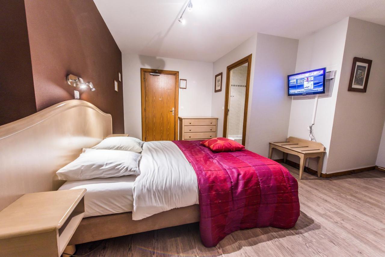 Hotel Au Lion Ribeauville  Bagian luar foto