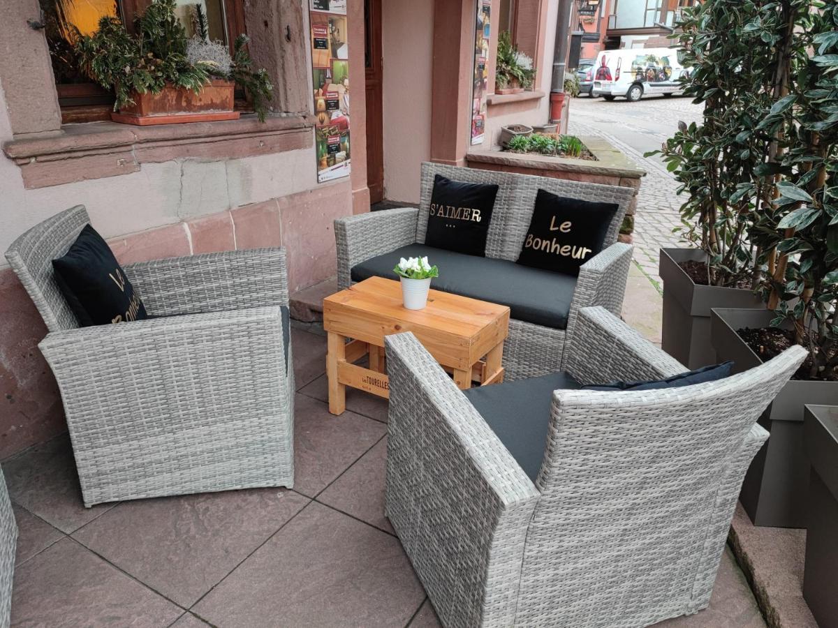 Hotel Au Lion Ribeauville  Bagian luar foto