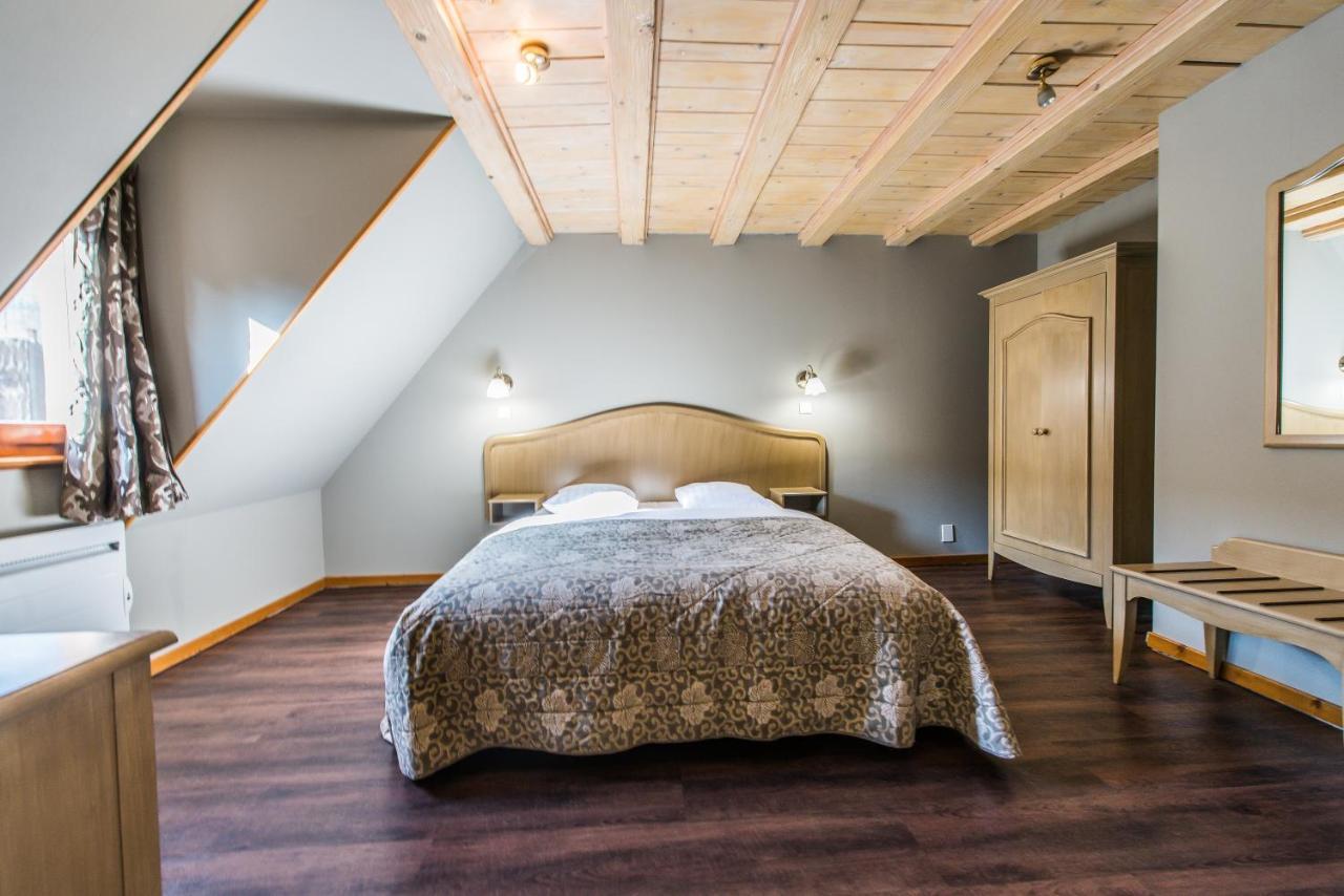 Hotel Au Lion Ribeauville  Bagian luar foto