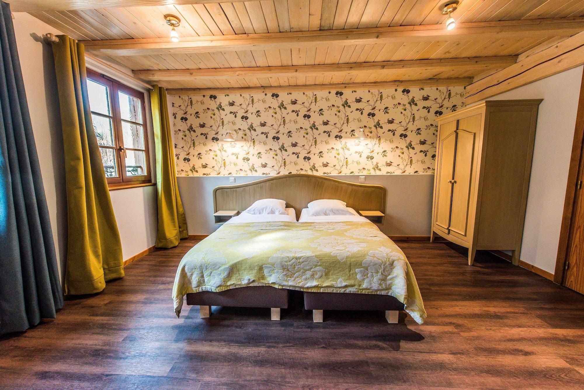 Hotel Au Lion Ribeauville  Bagian luar foto