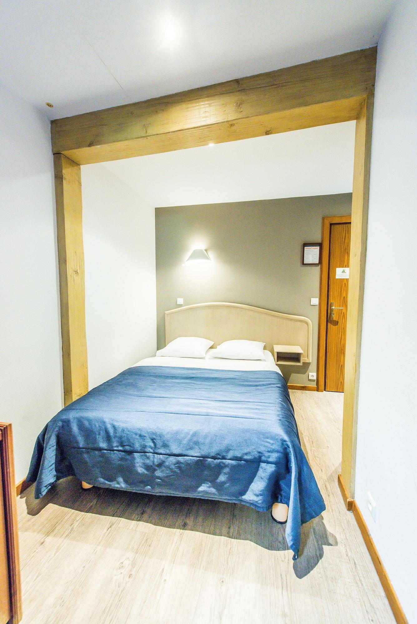 Hotel Au Lion Ribeauville  Bagian luar foto