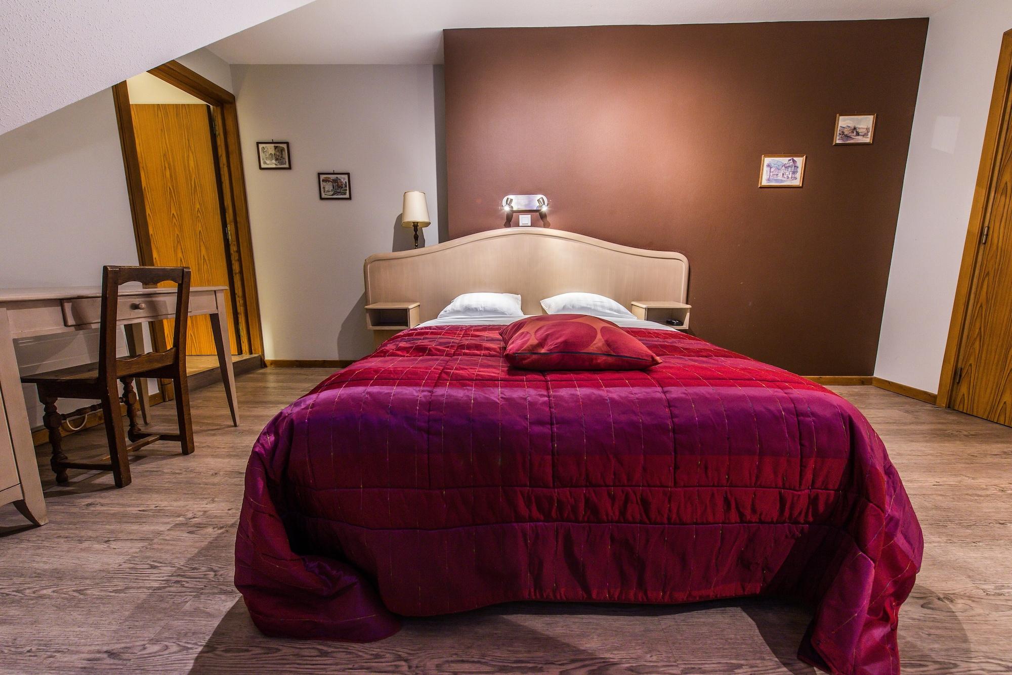 Hotel Au Lion Ribeauville  Bagian luar foto