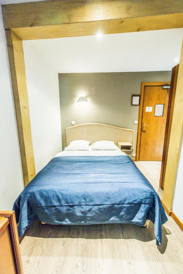 Hotel Au Lion Ribeauville  Bagian luar foto