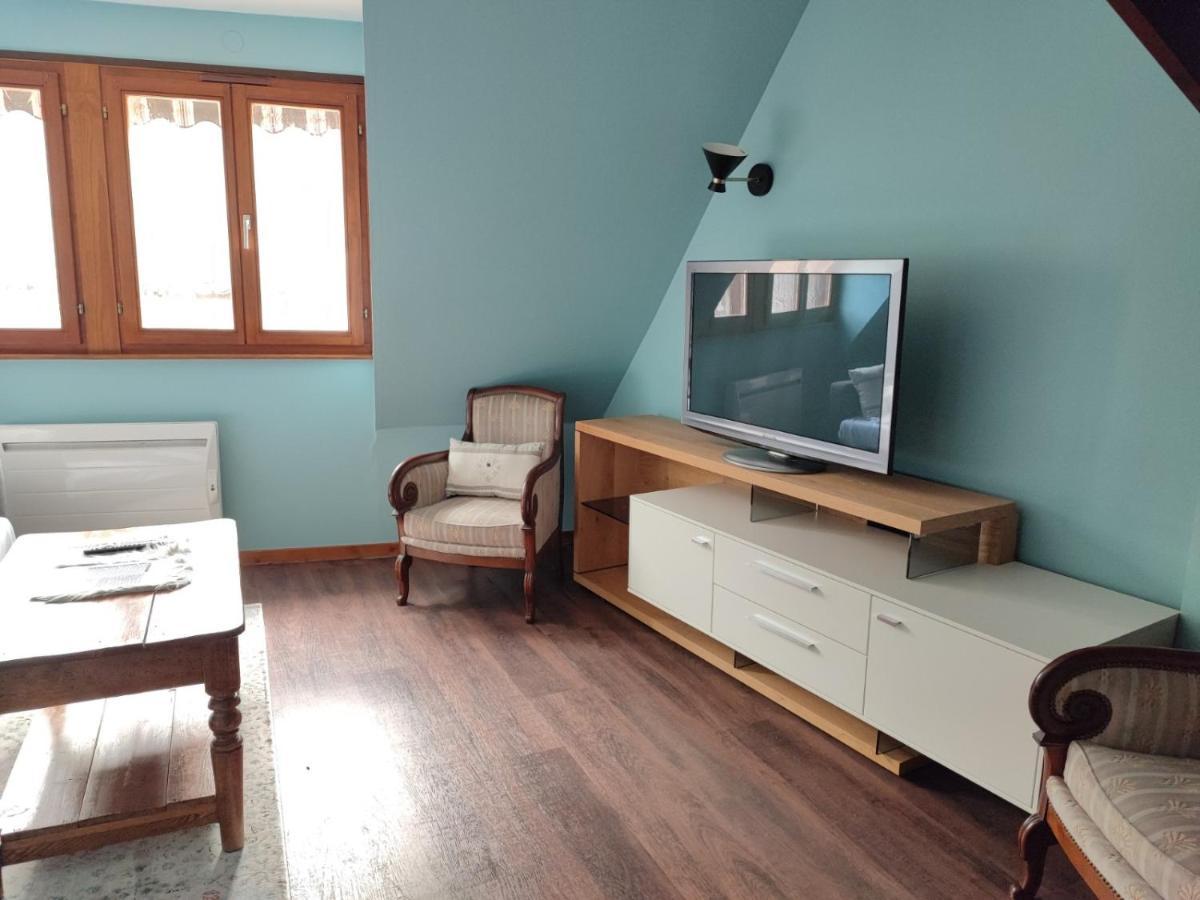Hotel Au Lion Ribeauville  Bagian luar foto